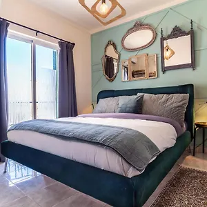 Arty Vintage Townhouse With Rooftop Shower & Sun Loungers Сasa de vacaciones Olhão